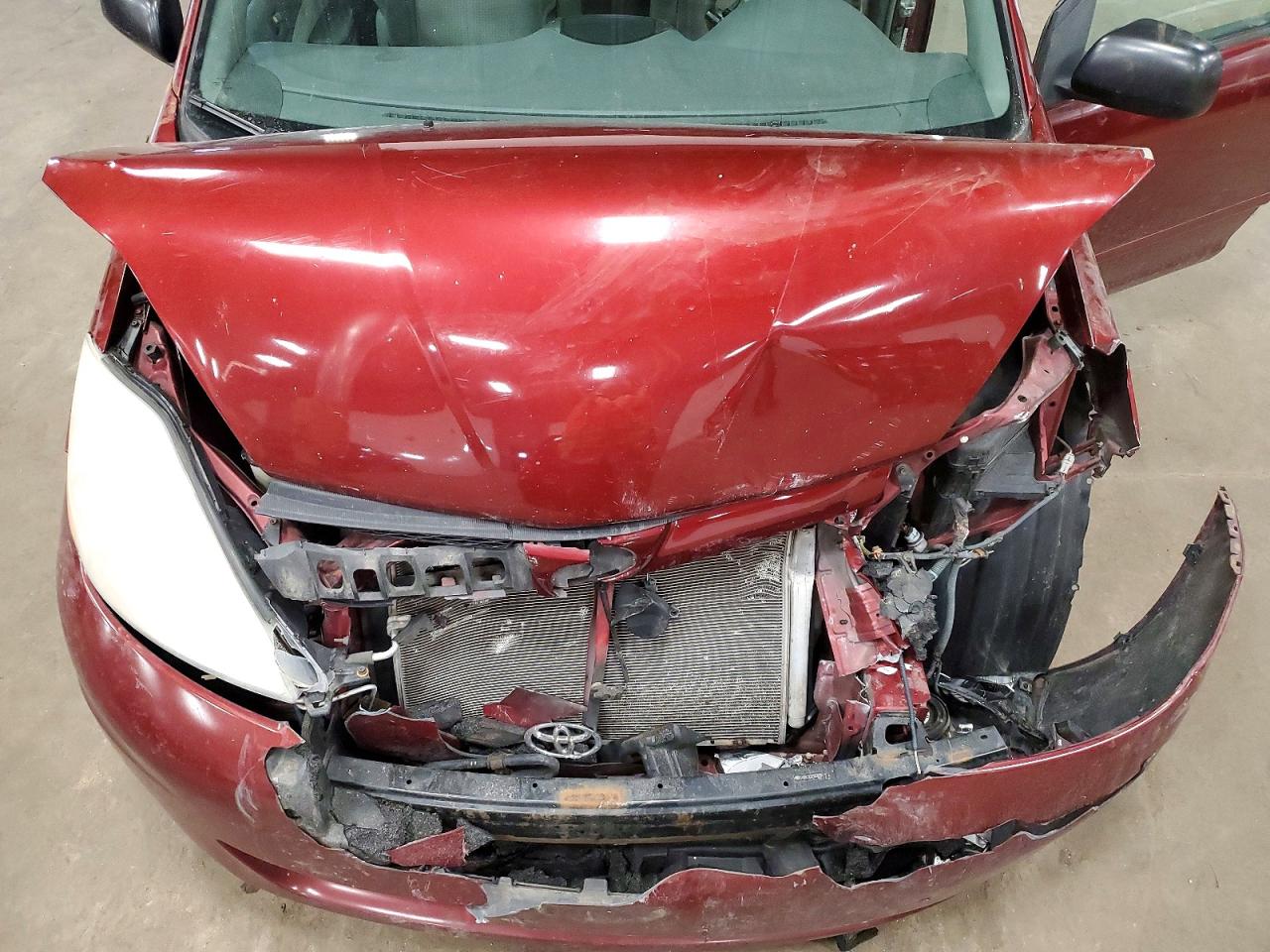 2007 TOYOTA SIENNA CE photo 12