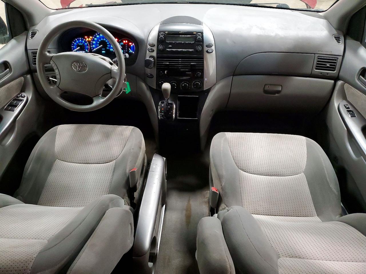 2007 TOYOTA SIENNA CE photo 8