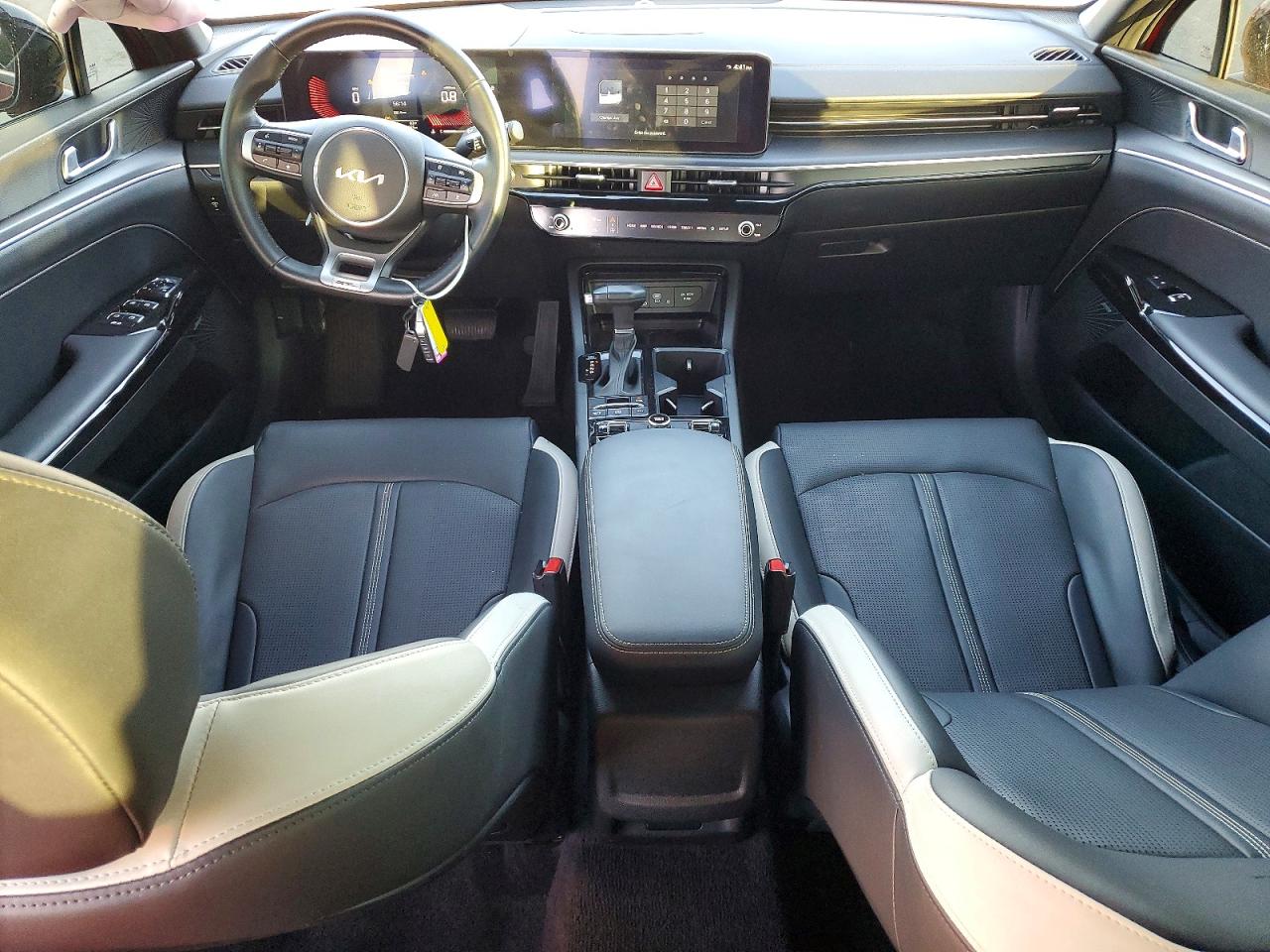 2025 KIA K5 GT LINE photo 8