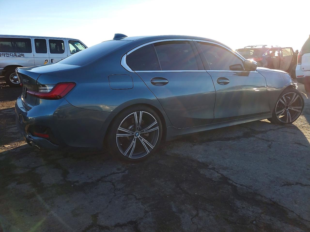 2020 BMW 330XI photo 3