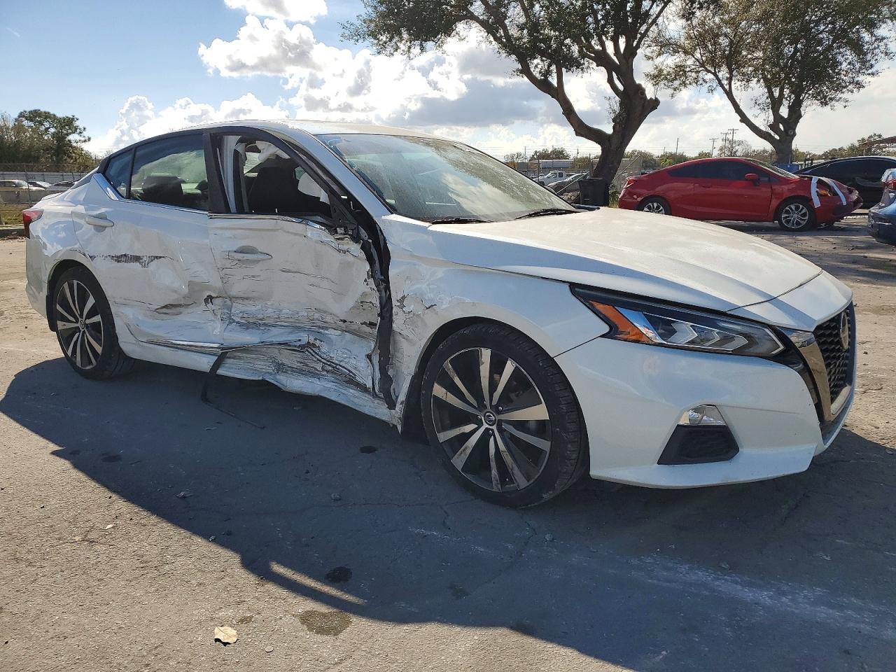 2019 NISSAN ALTIMA SR photo 4