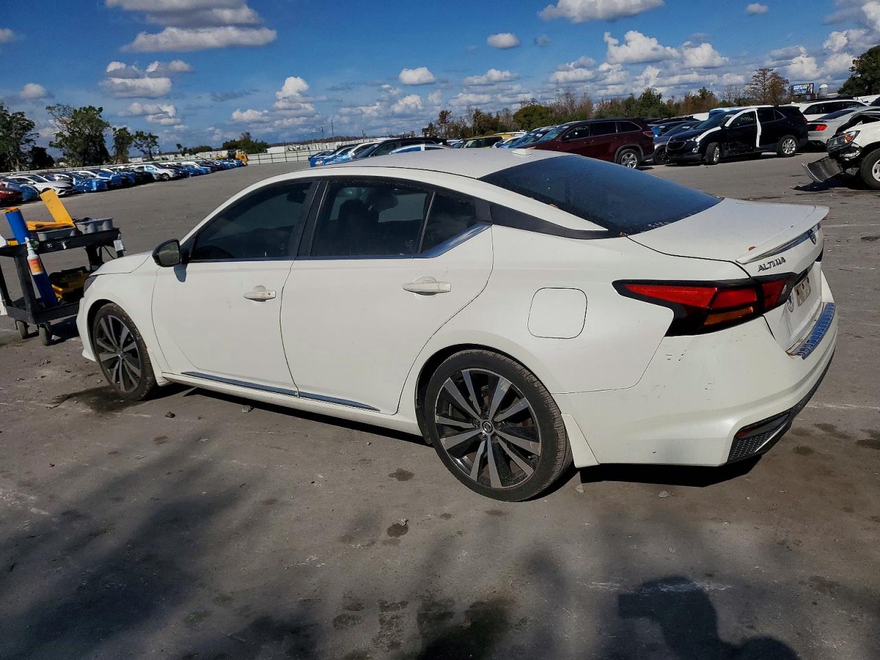 2019 NISSAN ALTIMA SR photo 2
