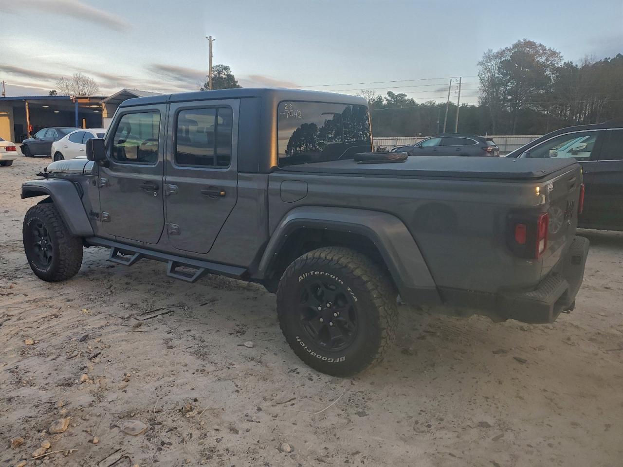 2021 JEEP GLADIATOR SPORT photo 2