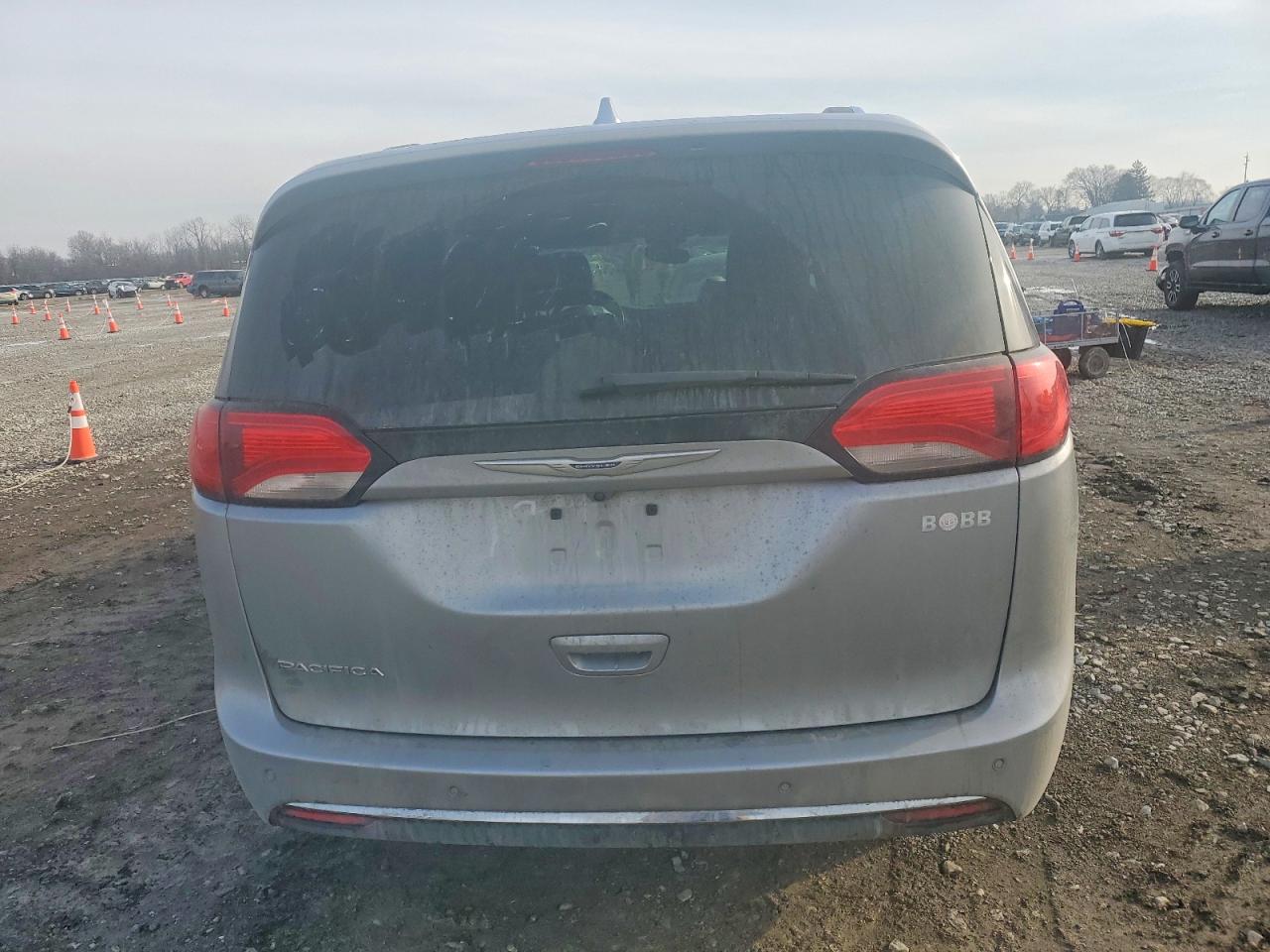2019 CHRYSLER PACIFICA TOURING L photo 6