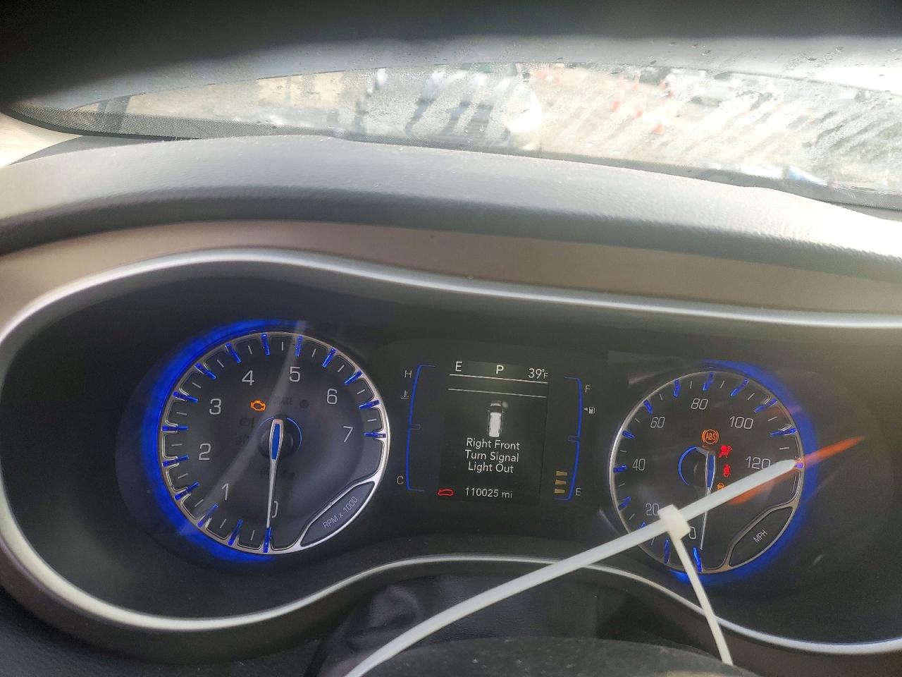 2019 CHRYSLER PACIFICA TOURING L photo 9