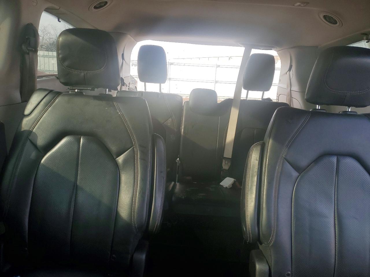 2019 CHRYSLER PACIFICA TOURING L photo 10
