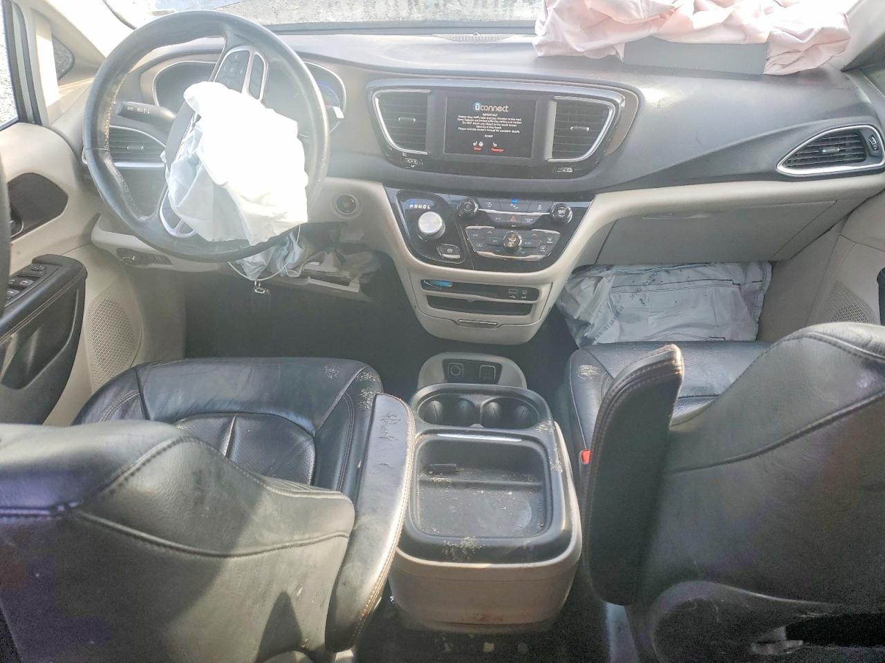 2019 CHRYSLER PACIFICA TOURING L photo 8