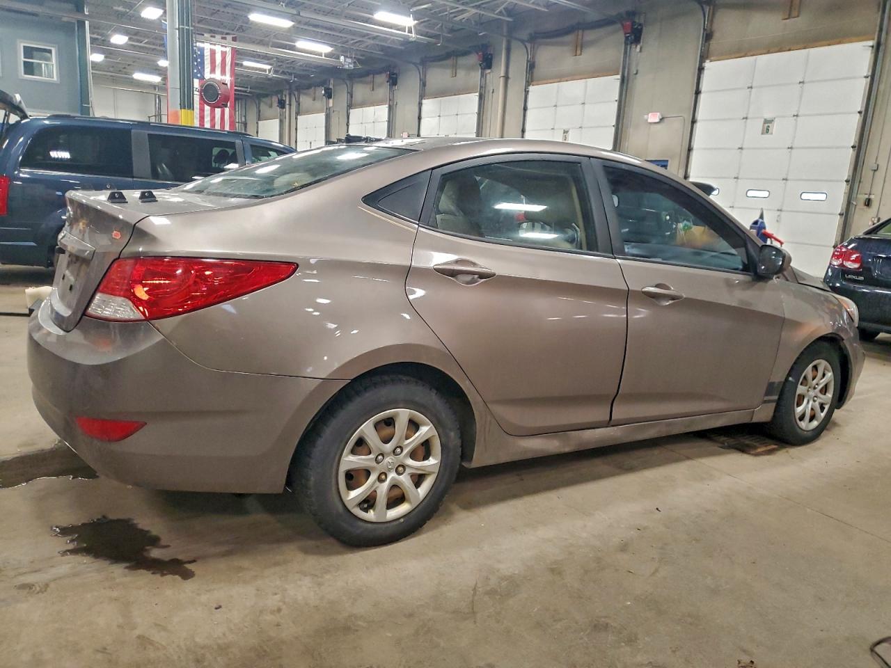 2014 HYUNDAI ACCENT GLS photo 3