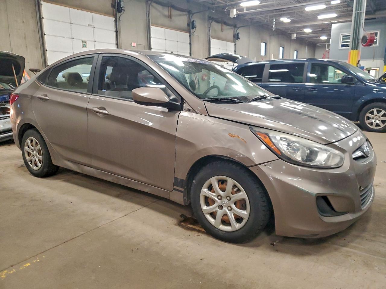 2014 HYUNDAI ACCENT GLS photo 4