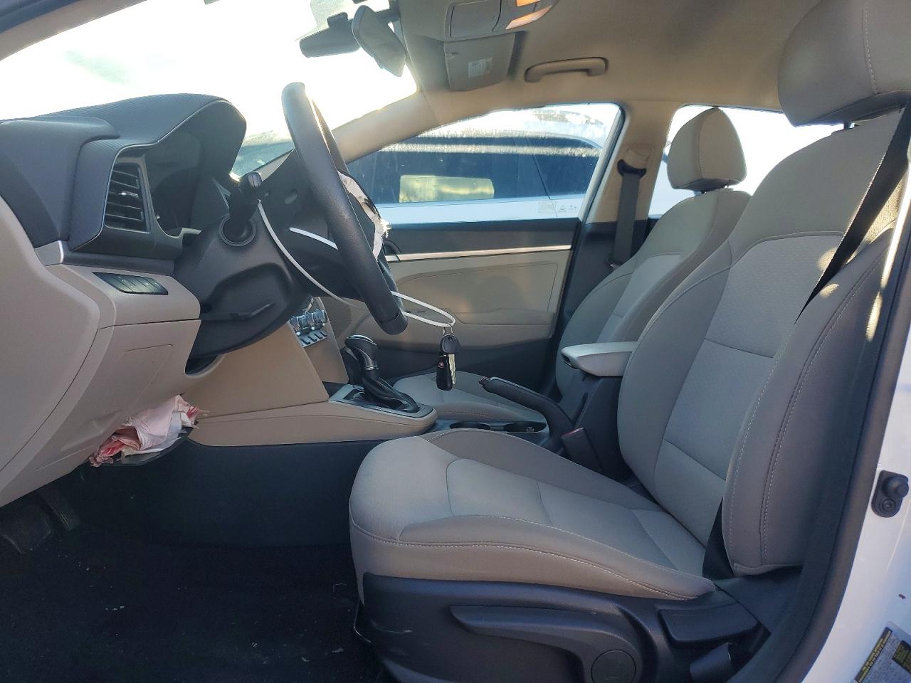 2020 HYUNDAI ELANTRA SE photo 7
