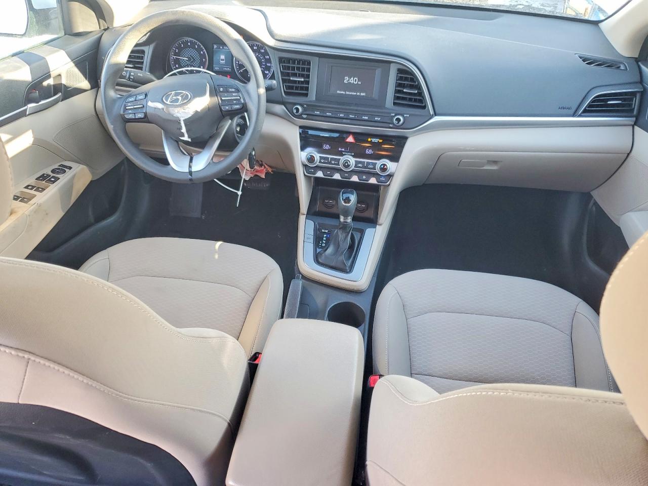 2020 HYUNDAI ELANTRA SE photo 8