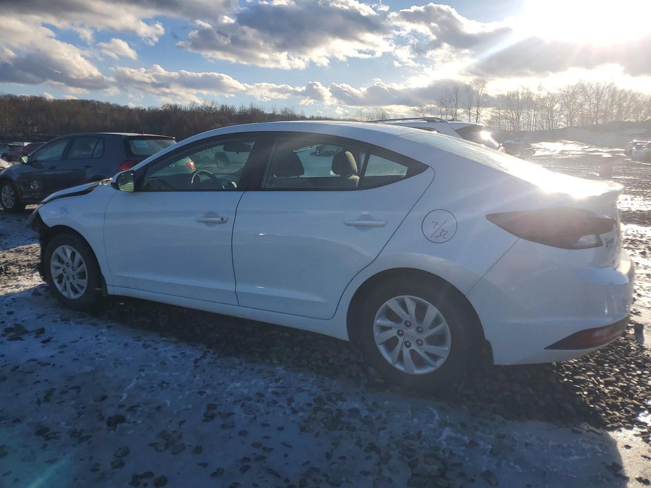 2020 HYUNDAI ELANTRA SE photo 2