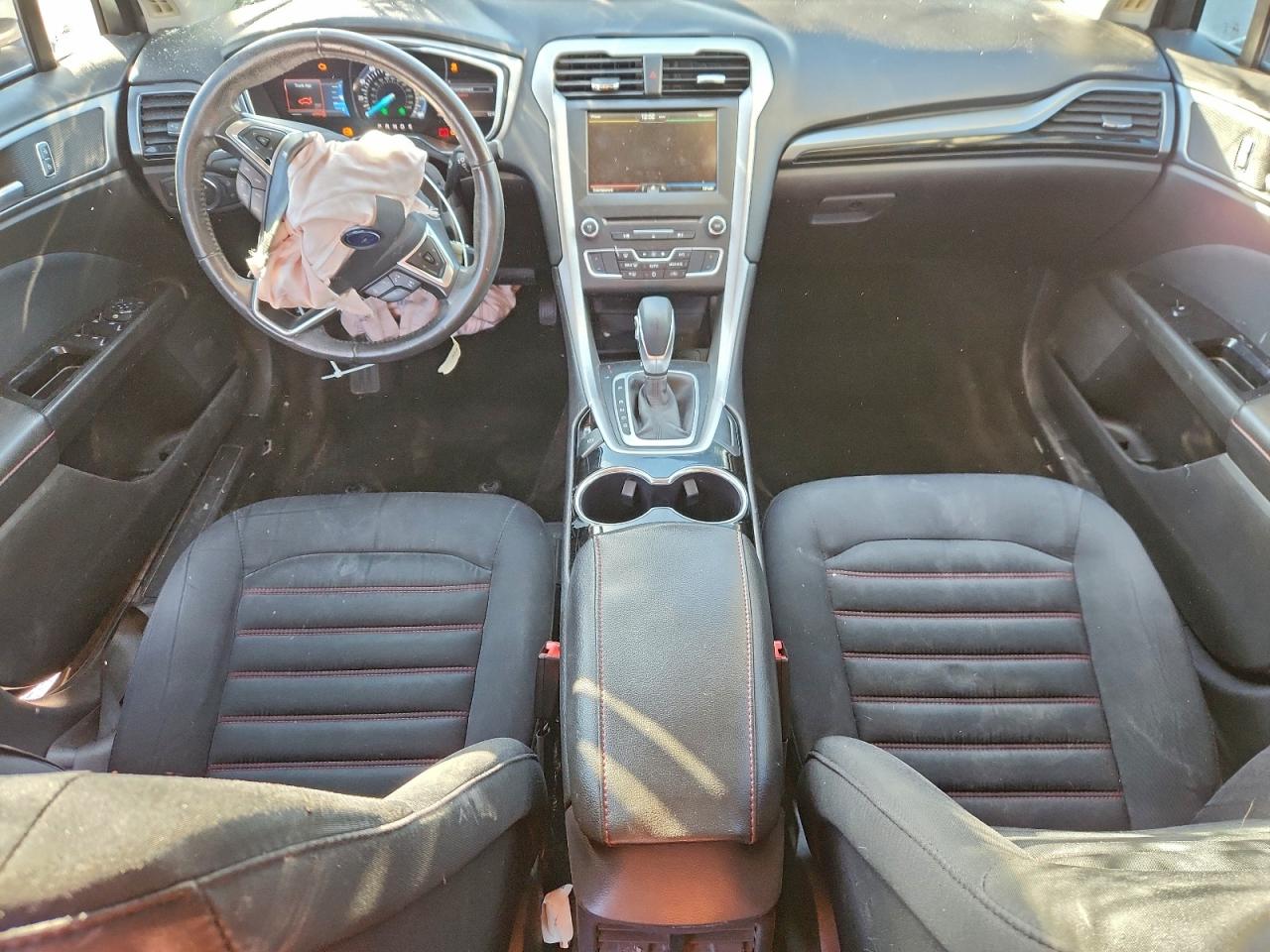 2016 FORD FUSION SE photo 8