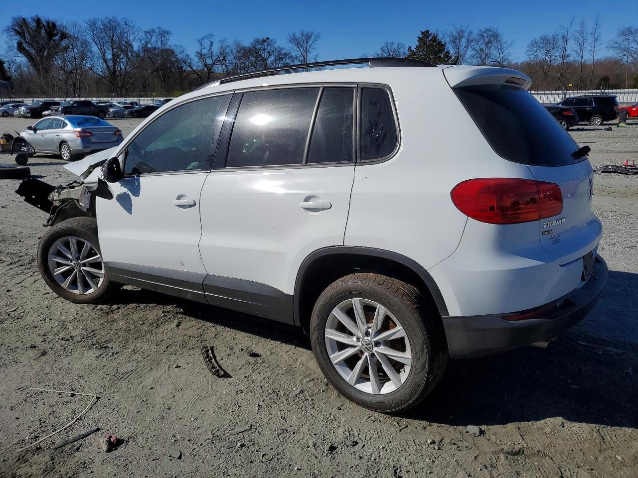 2017 VOLKSWAGEN TIGUAN S photo 2
