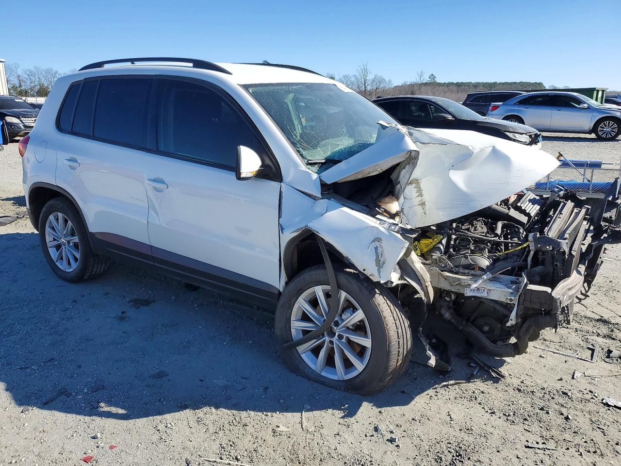 2017 VOLKSWAGEN TIGUAN S photo 4