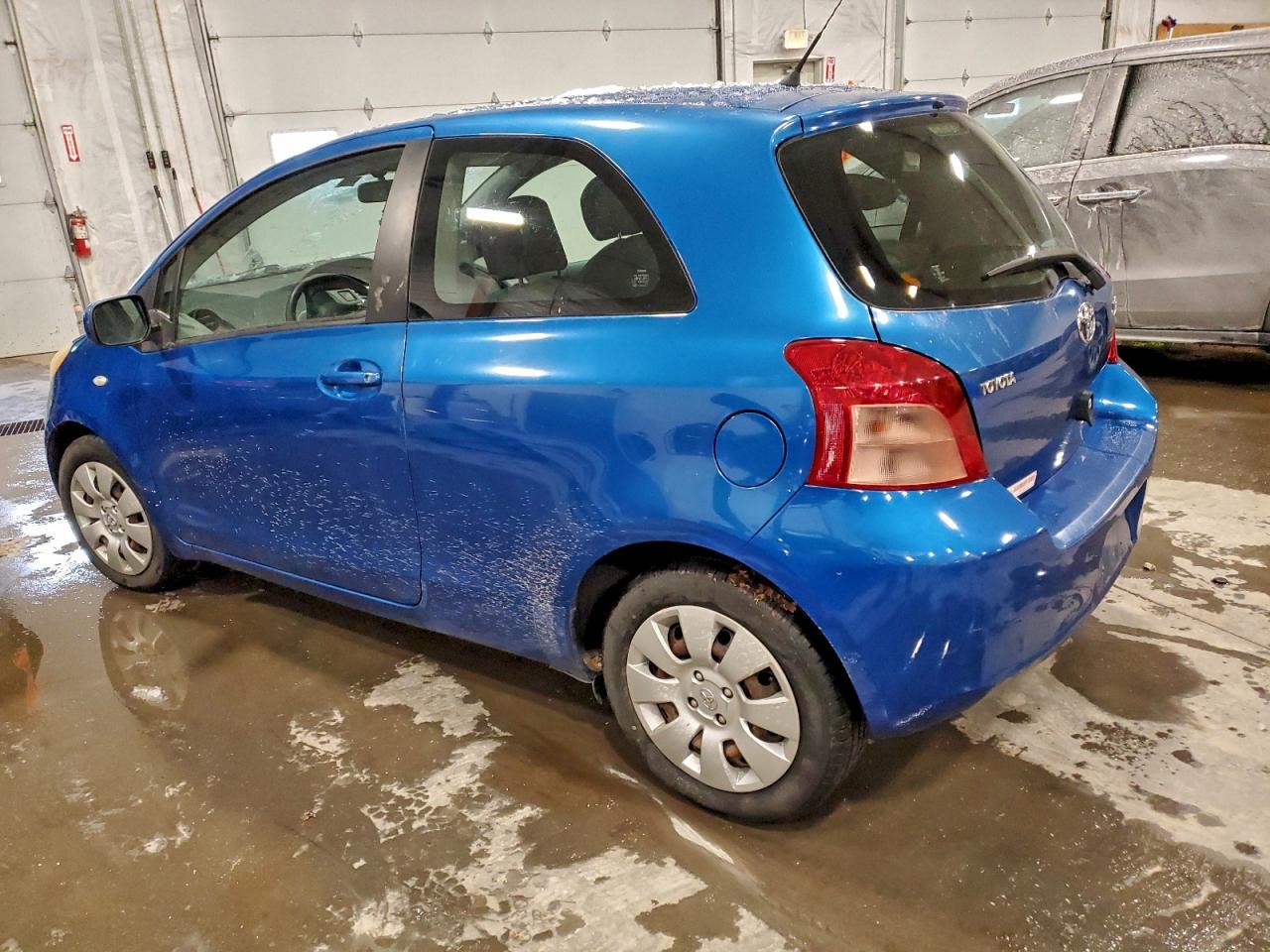 2008 TOYOTA YARIS photo 2