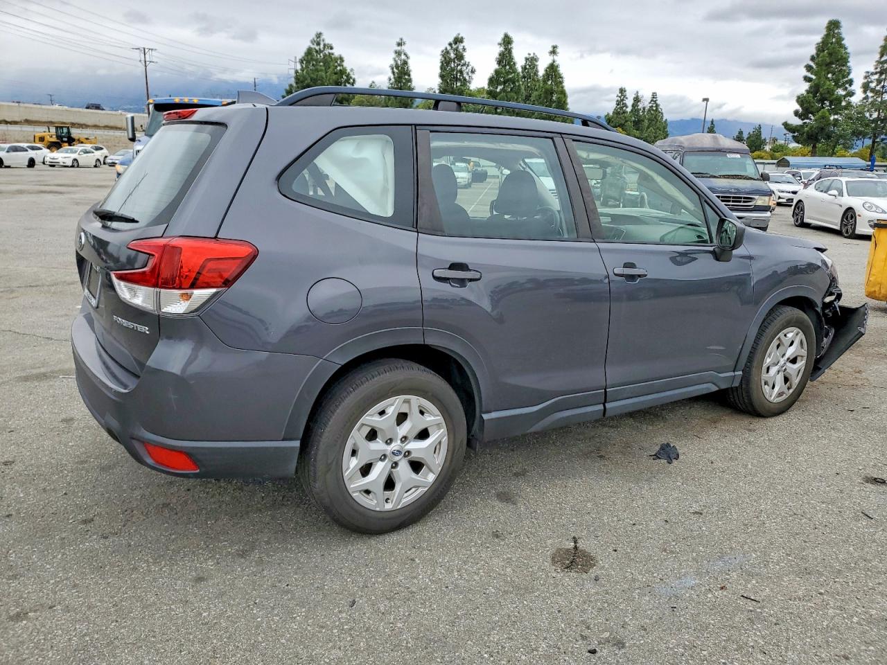 2020 SUBARU FORESTER photo 3