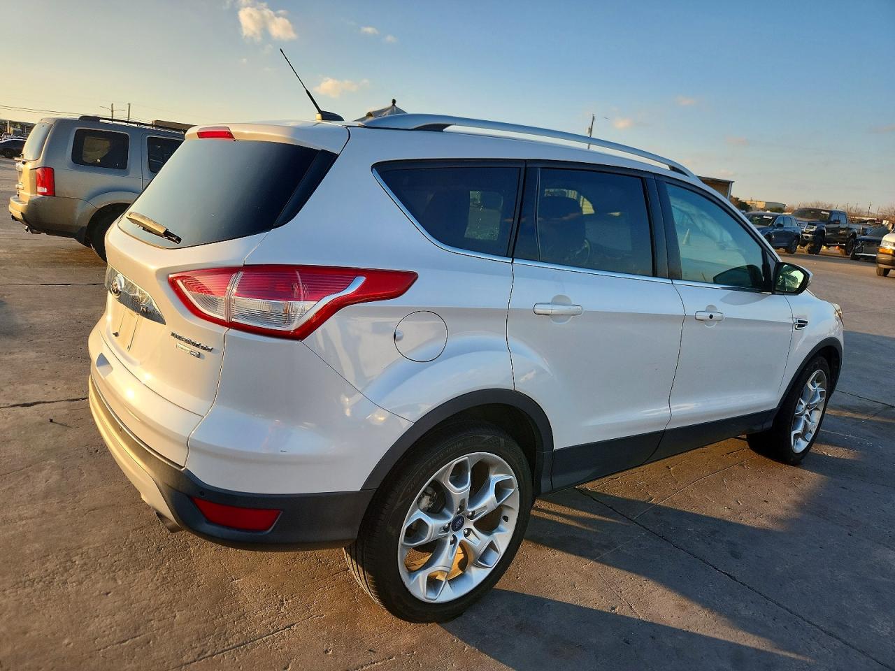 2015 FORD ESCAPE TITANIUM photo 5