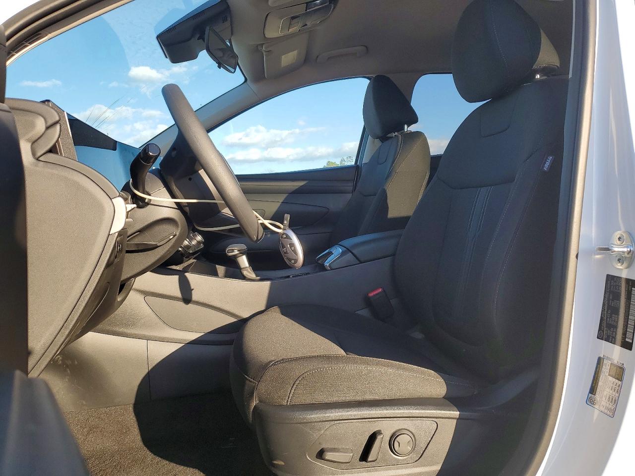 2025 HYUNDAI TUCSON SEL photo 7