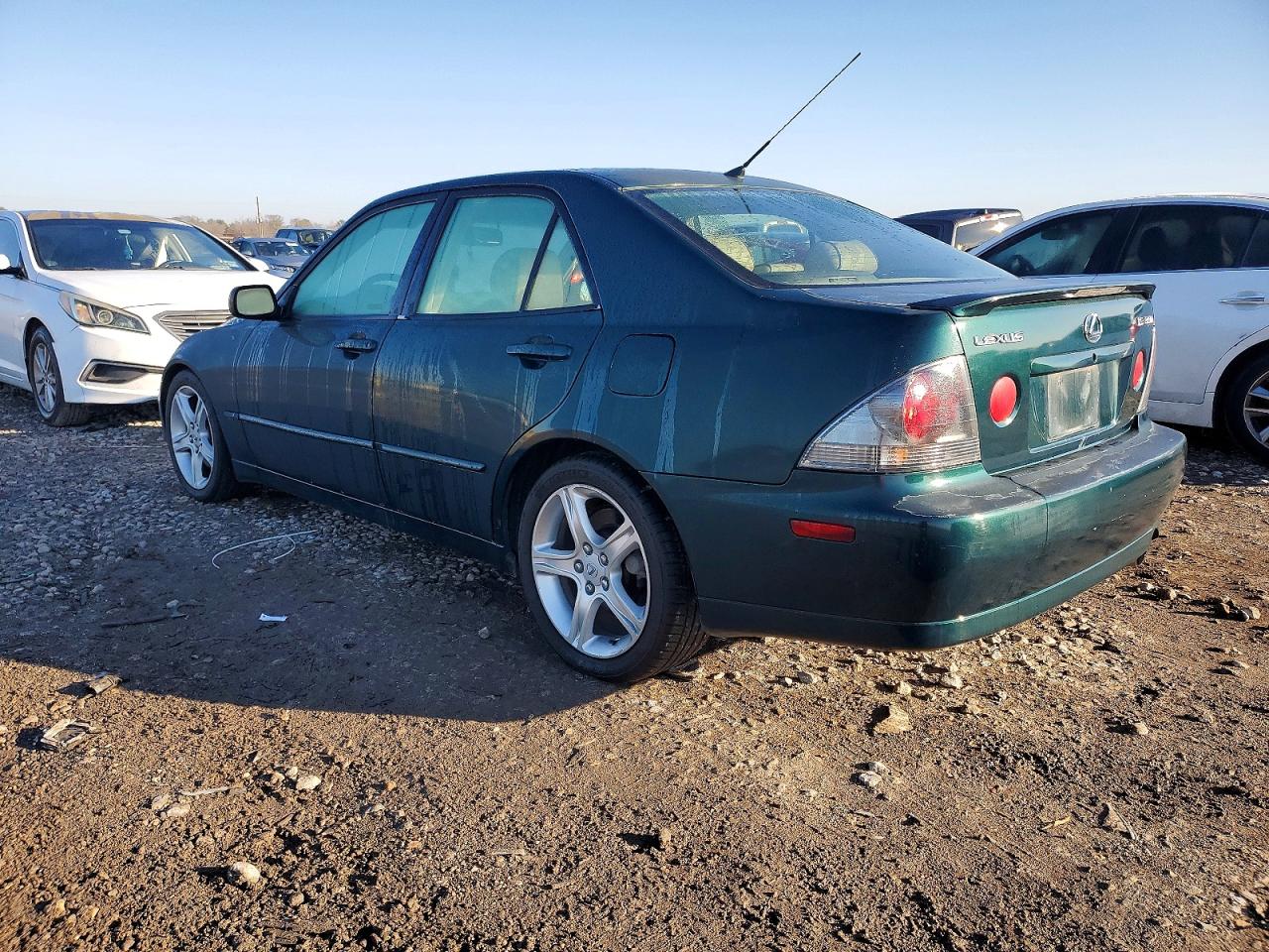 2003 LEXUS IS 300 photo 2