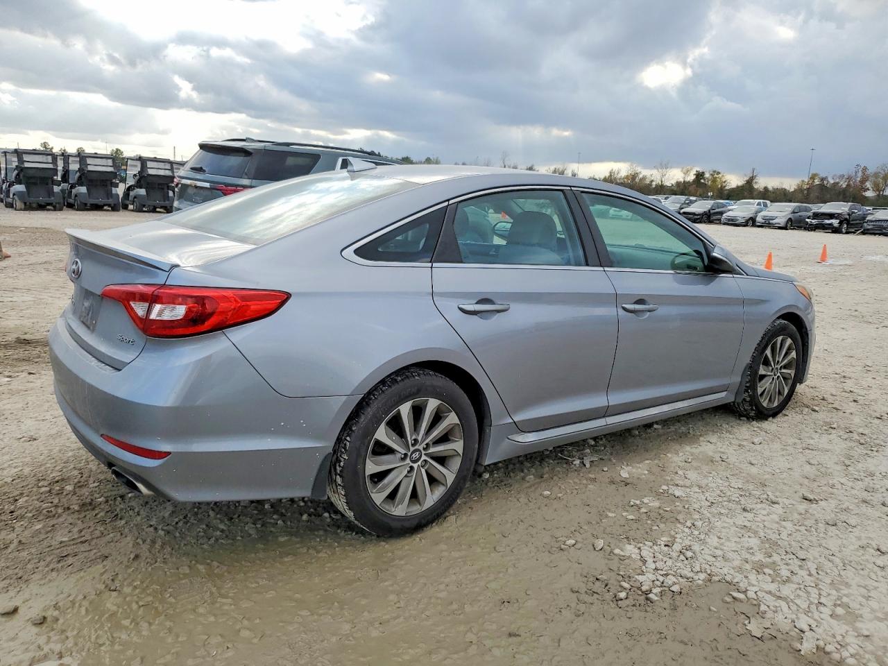 2017 HYUNDAI SONATA SPORT photo 3