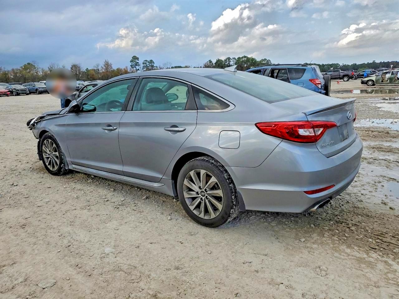 2017 HYUNDAI SONATA SPORT photo 2