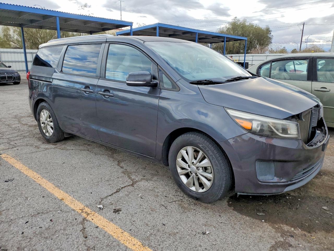 2016 KIA SEDONA LX photo 4