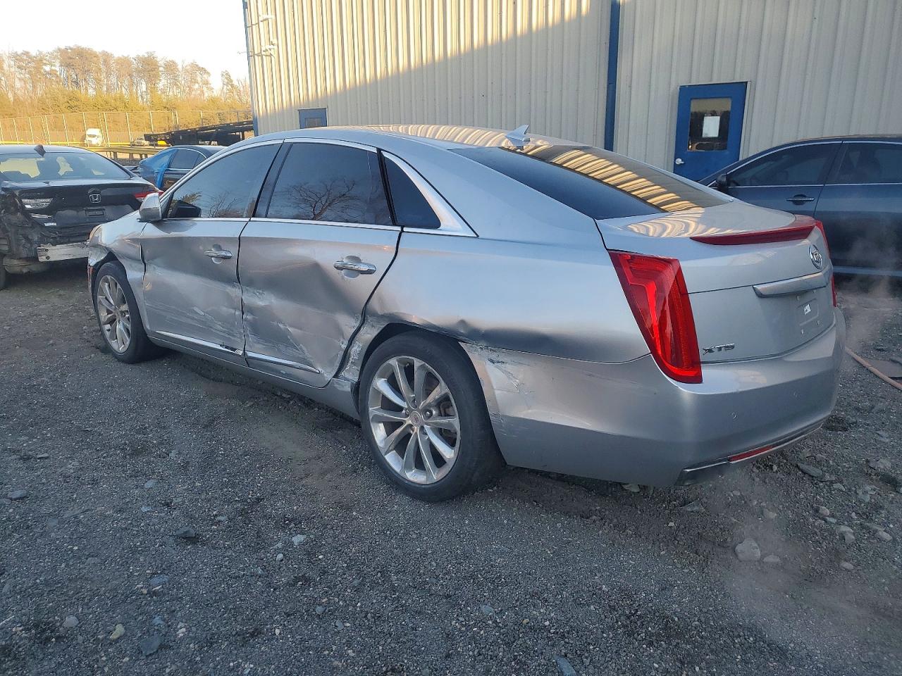 2013 CADILLAC XTS LUXURY COLLECTION photo 2