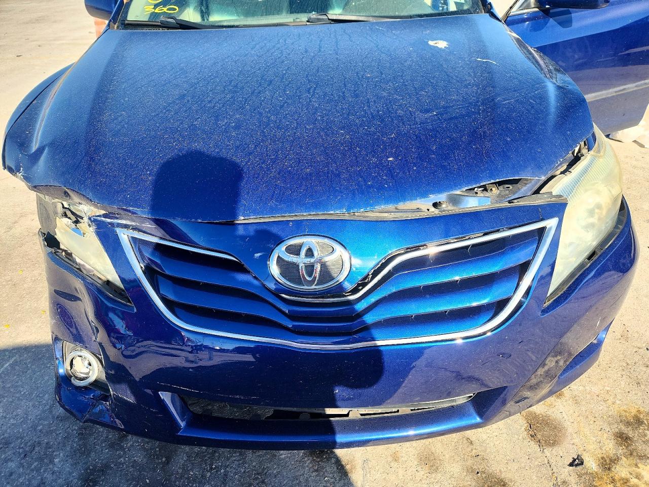 2011 TOYOTA CAMRY BASE photo 11
