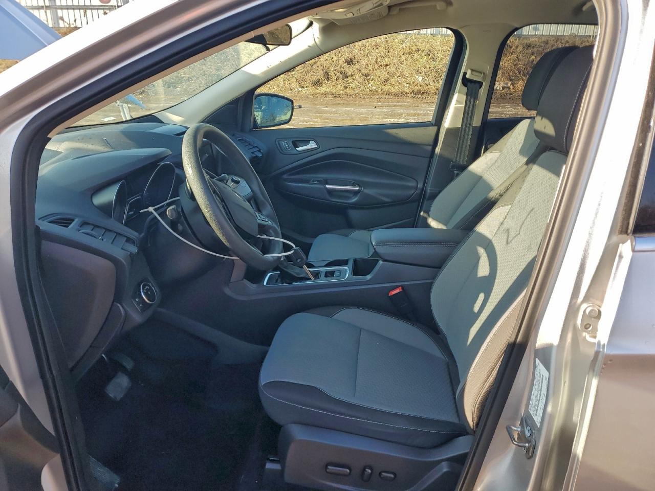 2017 FORD ESCAPE SE photo 7