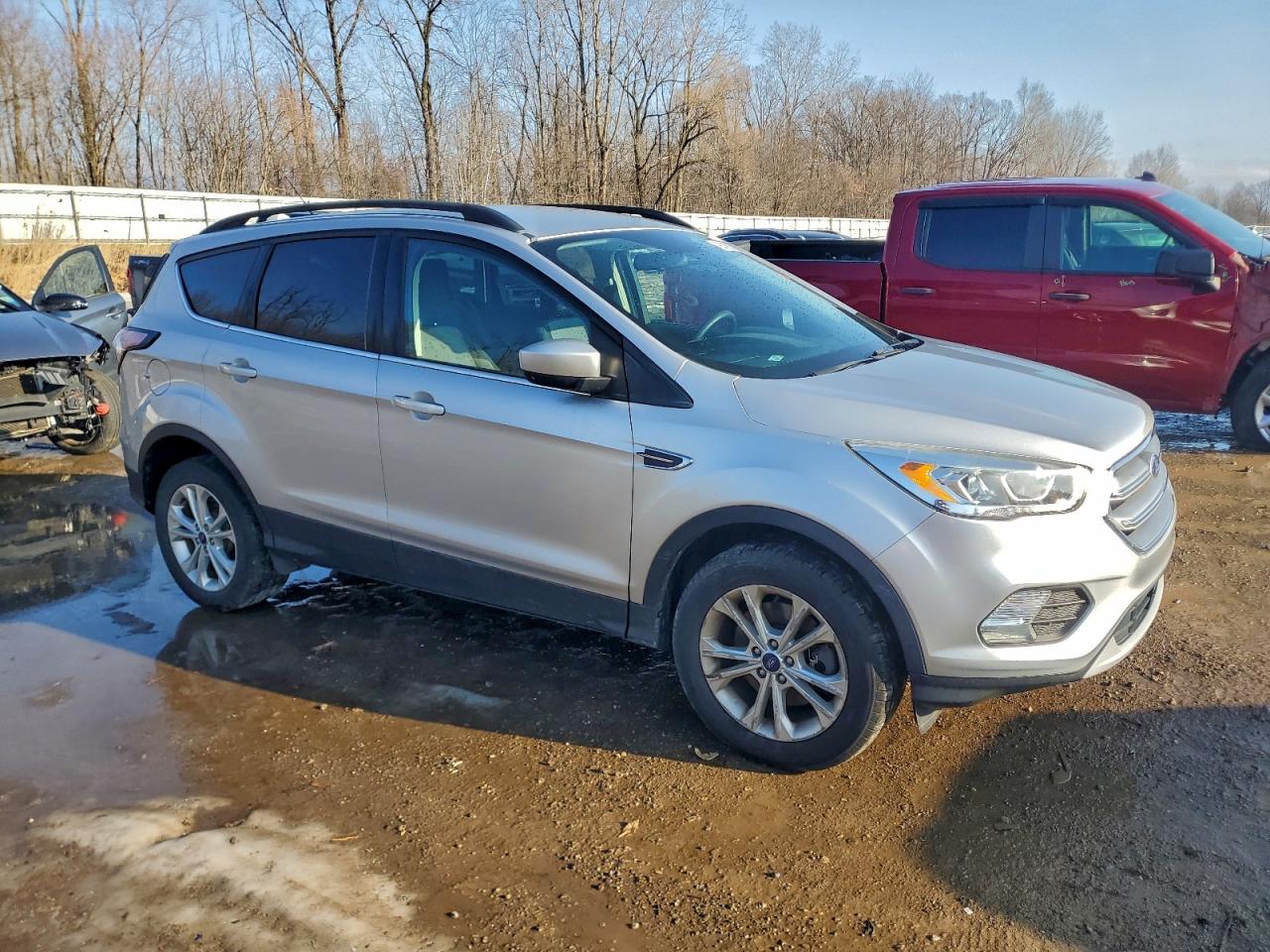 2017 FORD ESCAPE SE photo 4