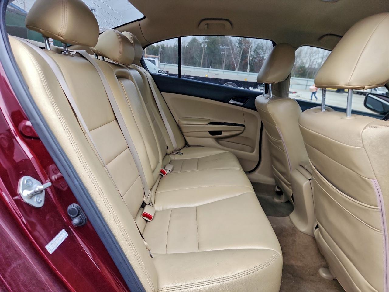2011 HONDA ACCORD LXP photo 10
