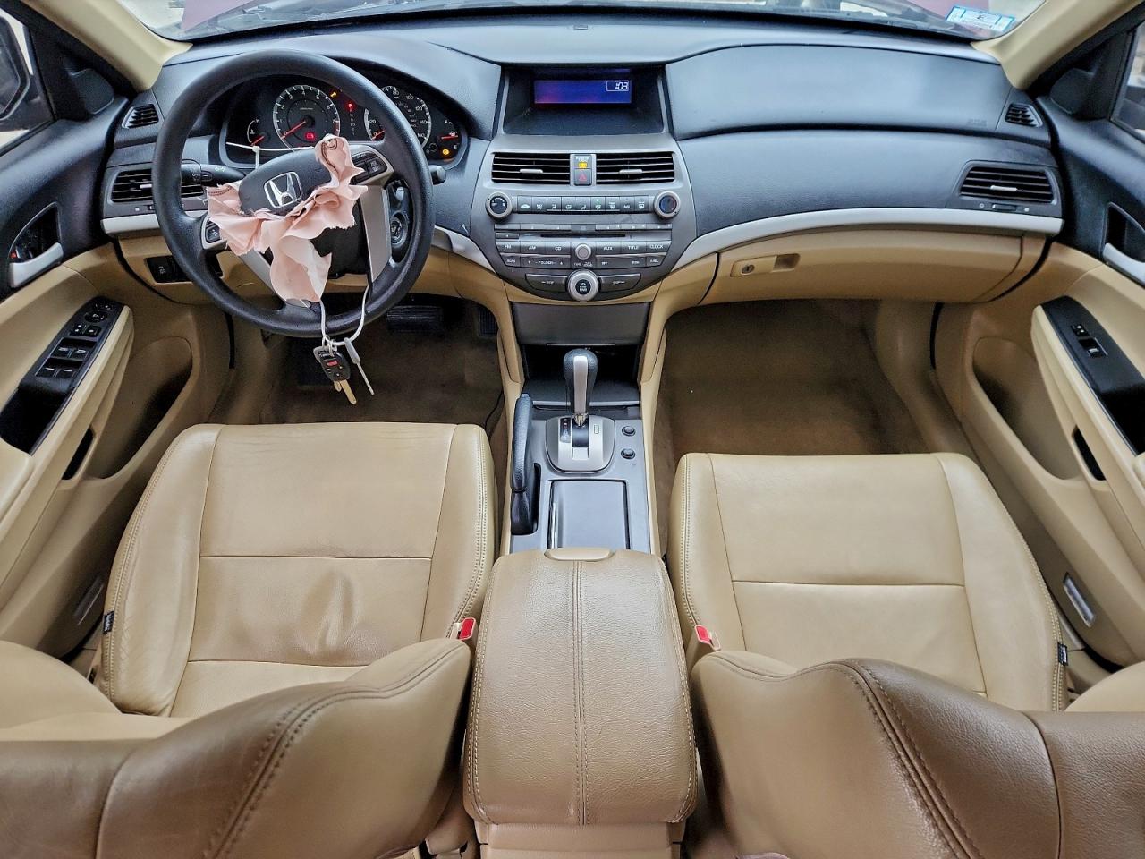 2011 HONDA ACCORD LXP photo 8