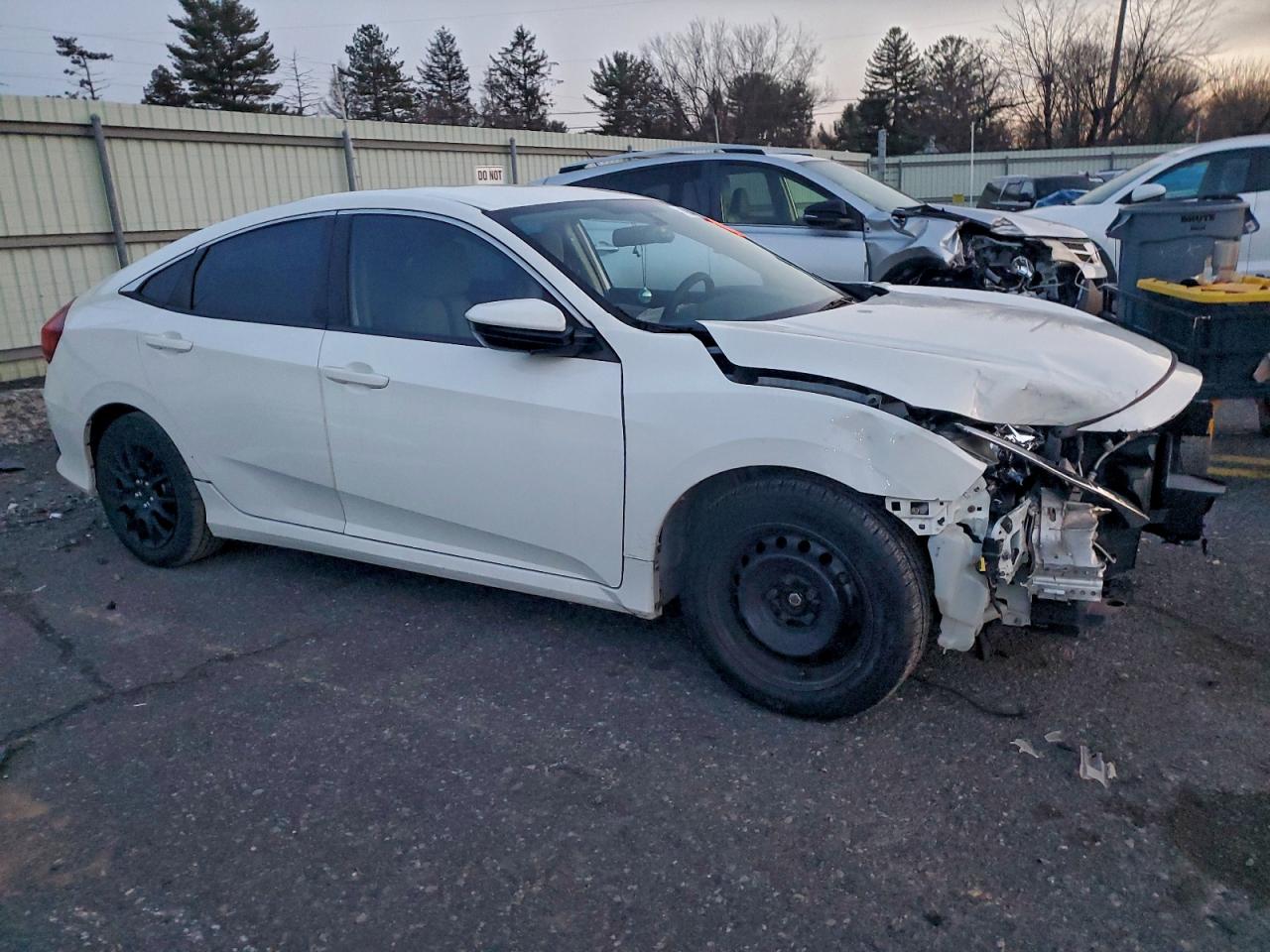 2016 HONDA CIVIC LX photo 4