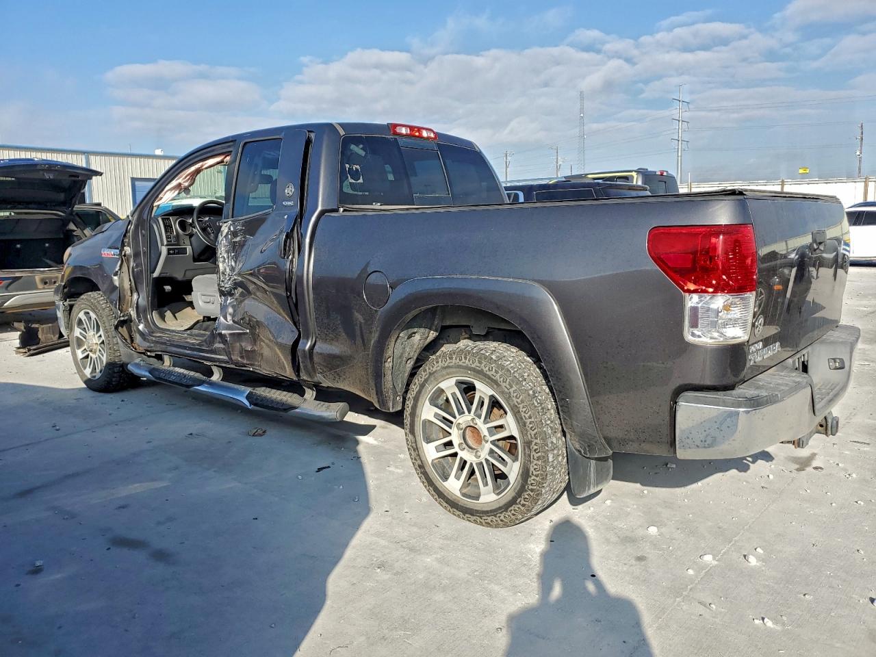 2012 TOYOTA TUNDRA DOUBLE CAB SR5 photo 3