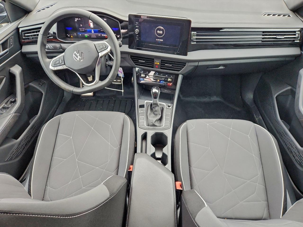 2025 VOLKSWAGEN JETTA SPORT photo 8