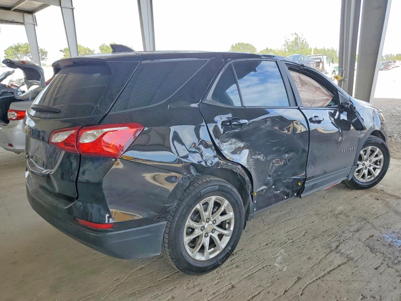 2020 CHEVROLET EQUINOX LS photo 3