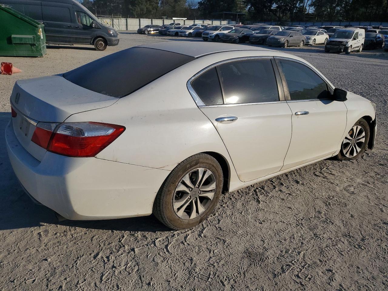 2015 HONDA ACCORD LX photo 3