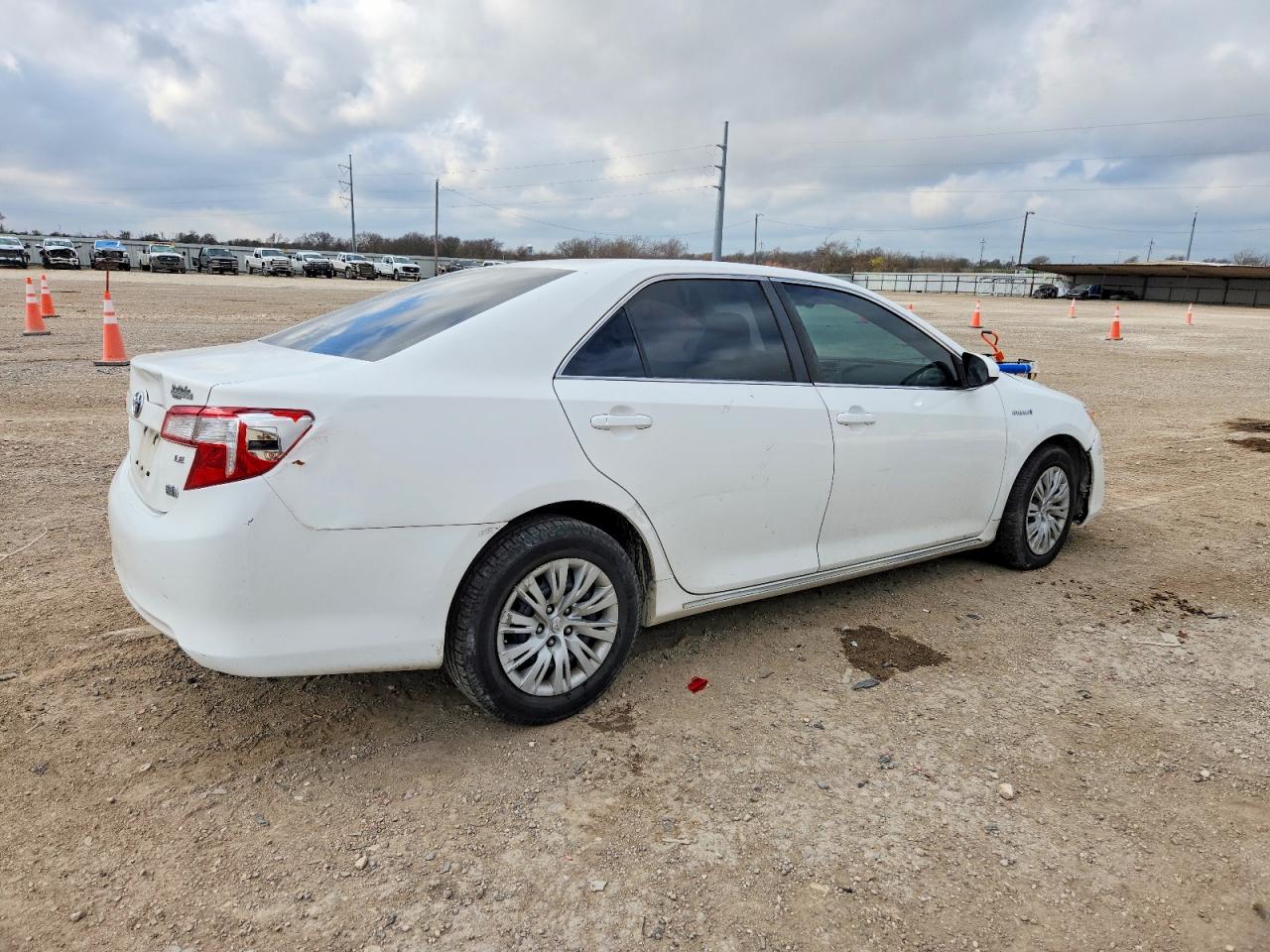2014 TOYOTA CAMRY HYBRID photo 3