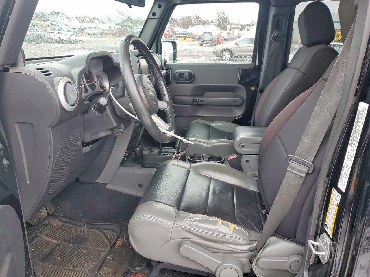 2010 JEEP WRANGLER UNLIMITED SAHARA photo 7