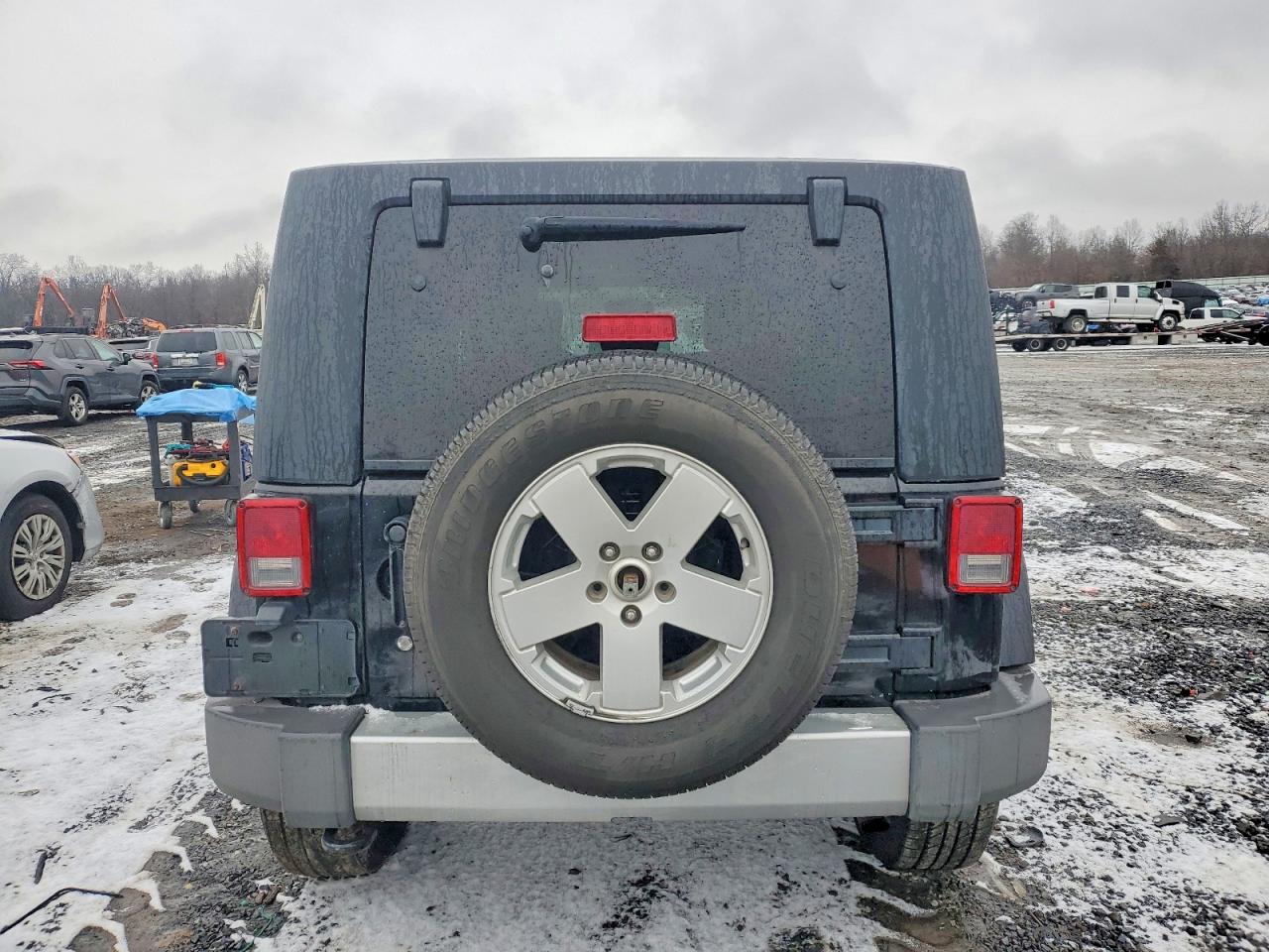 2010 JEEP WRANGLER UNLIMITED SAHARA photo 6