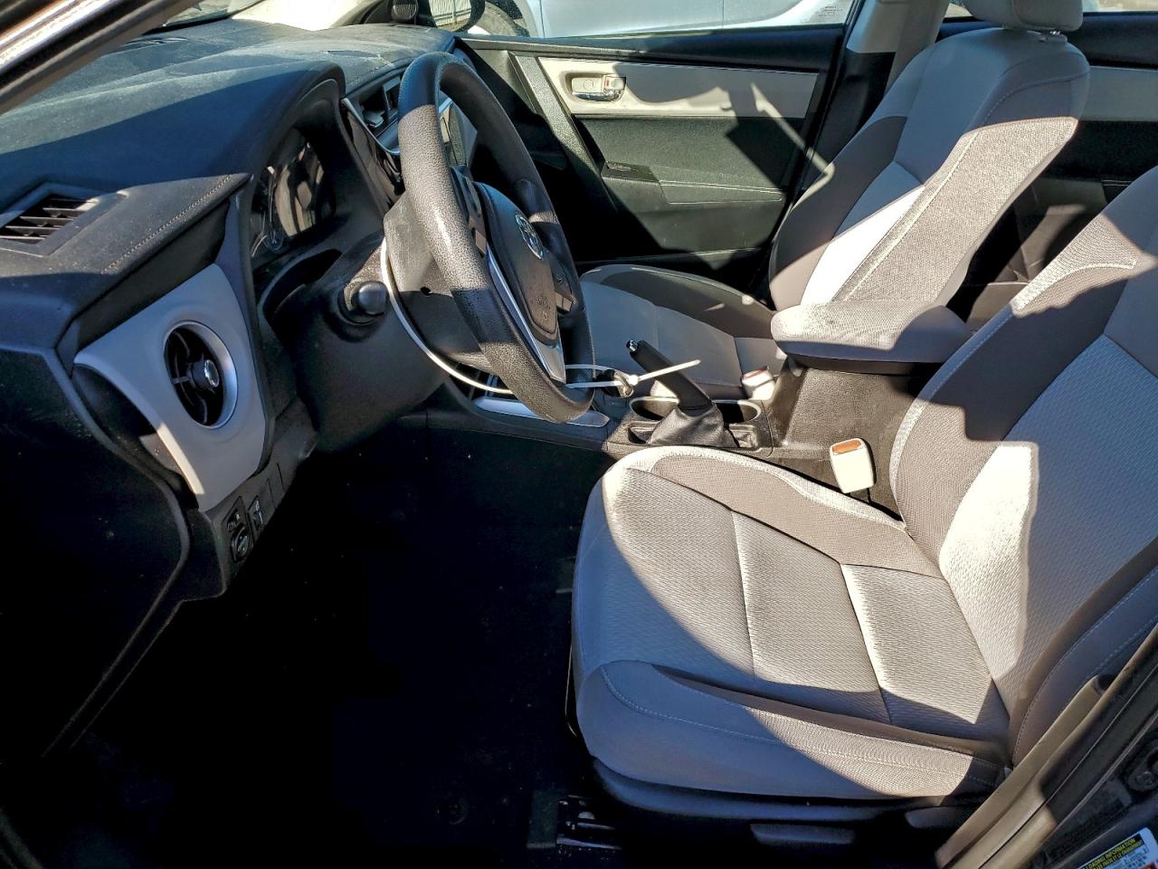 2018 TOYOTA COROLLA L photo 7