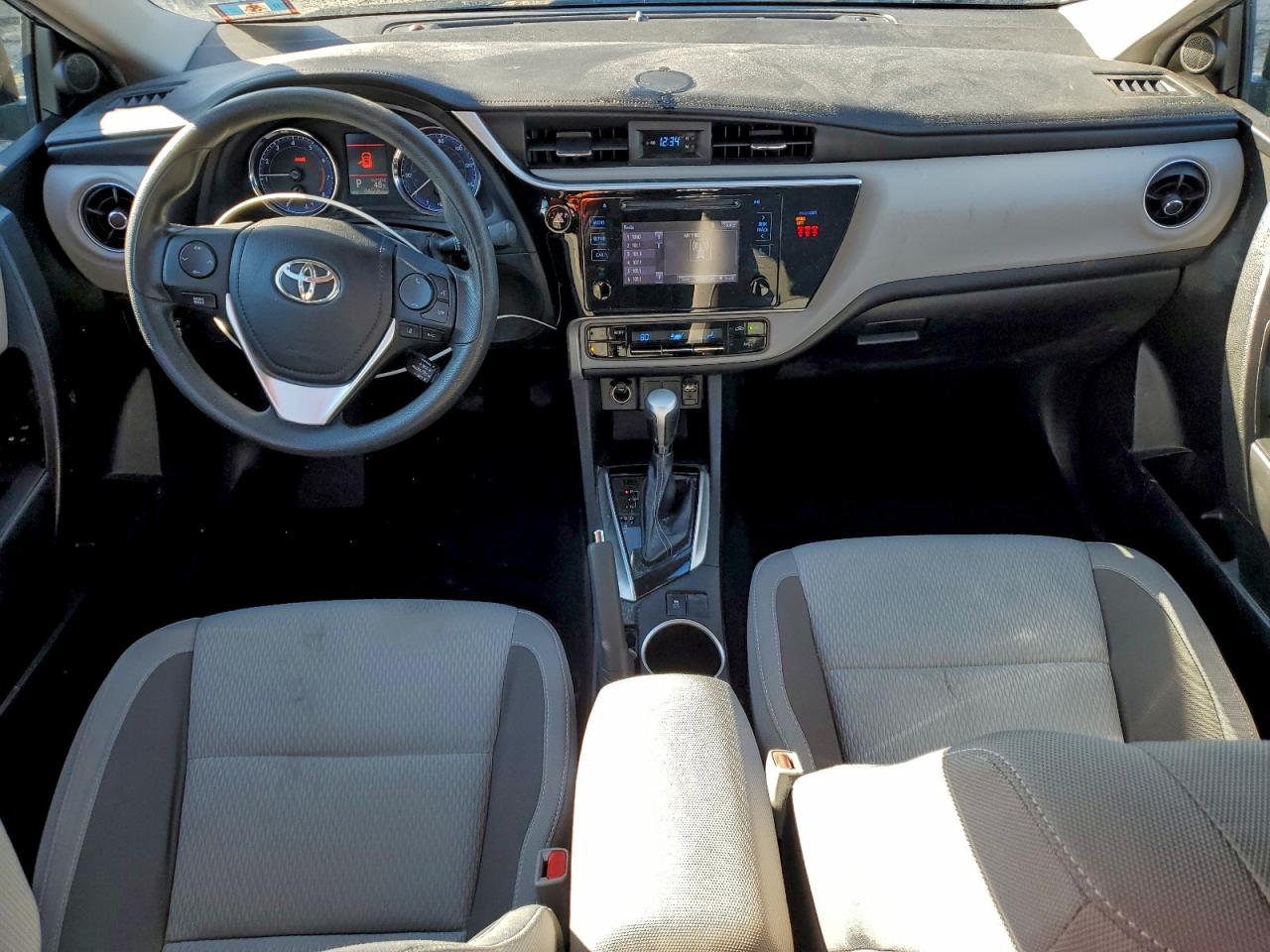 2018 TOYOTA COROLLA L photo 8