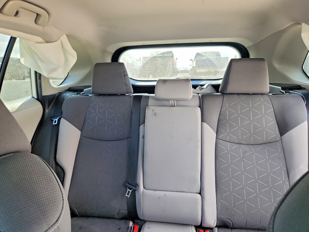 2021 TOYOTA RAV4 XLE photo 10