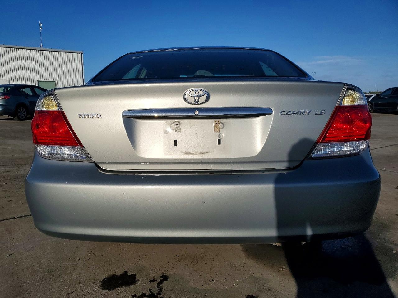 2005 TOYOTA CAMRY LE photo 6