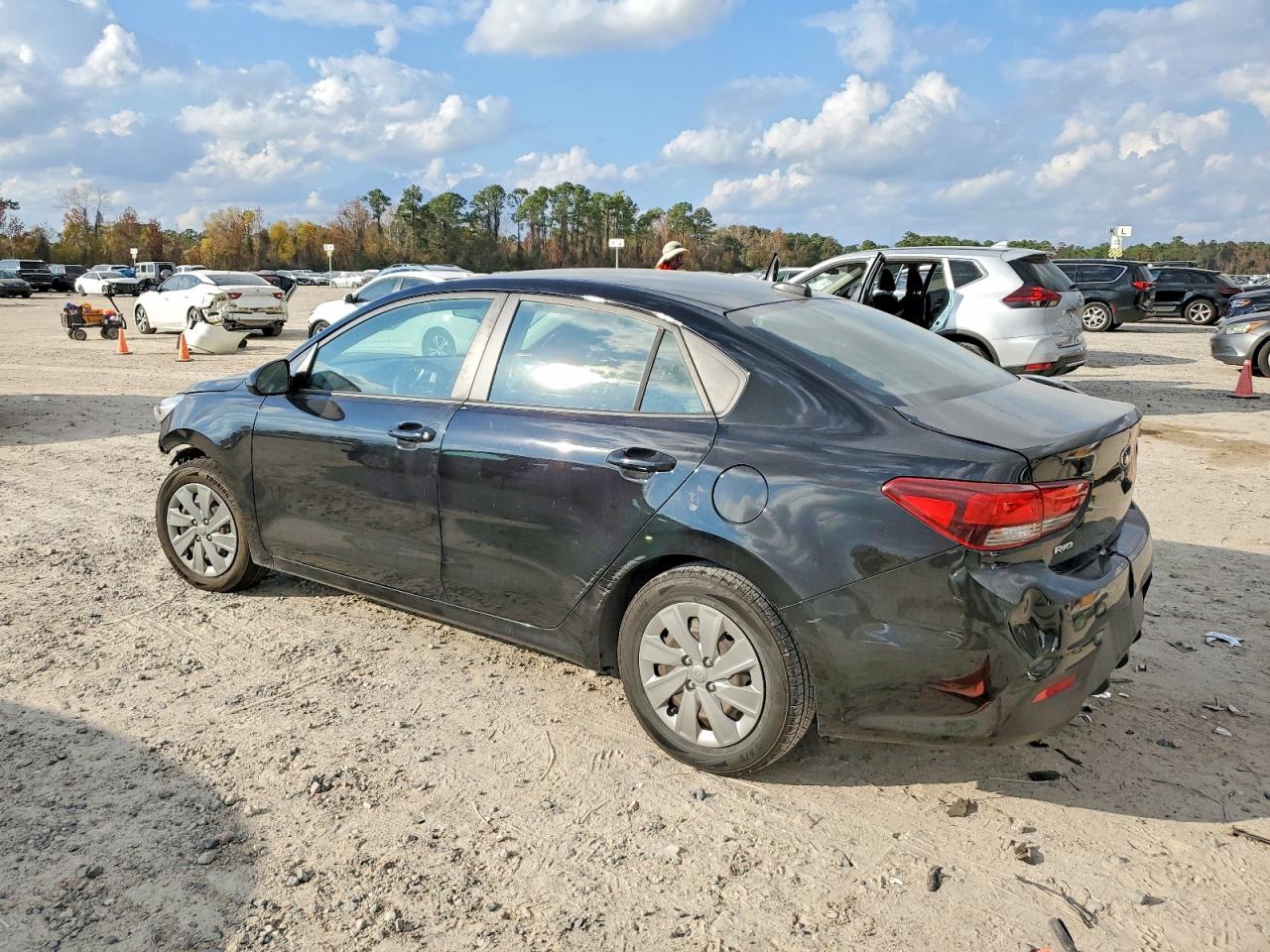 2017 CHEVROLET CRUZE LS photo 4