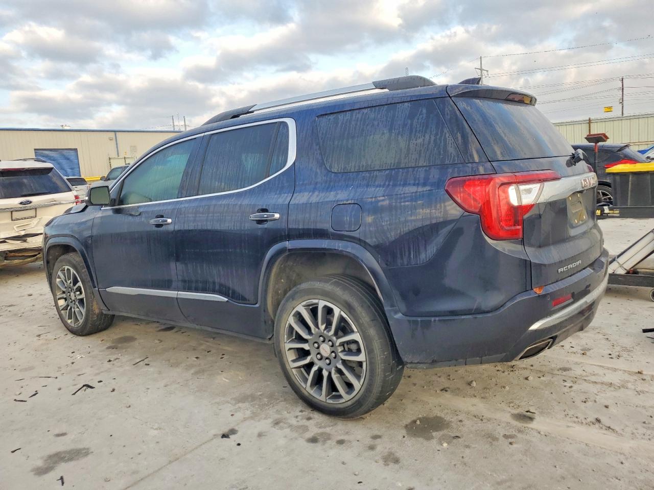 2021 GMC ACADIA DENALI photo 2