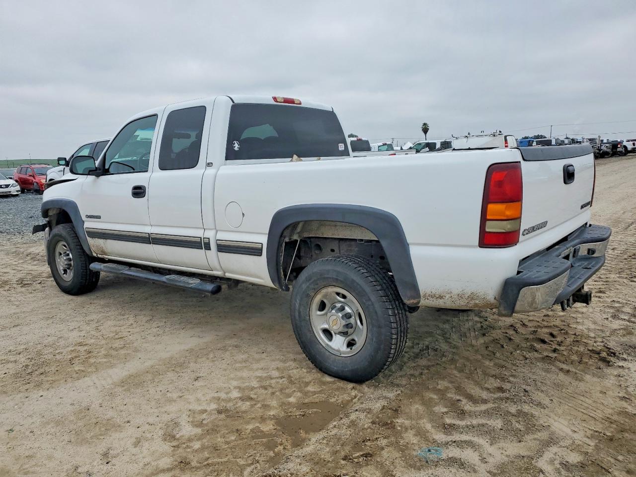 2002 CHEVROLET SILVERADO C2500 HEAVY DUTY photo 2