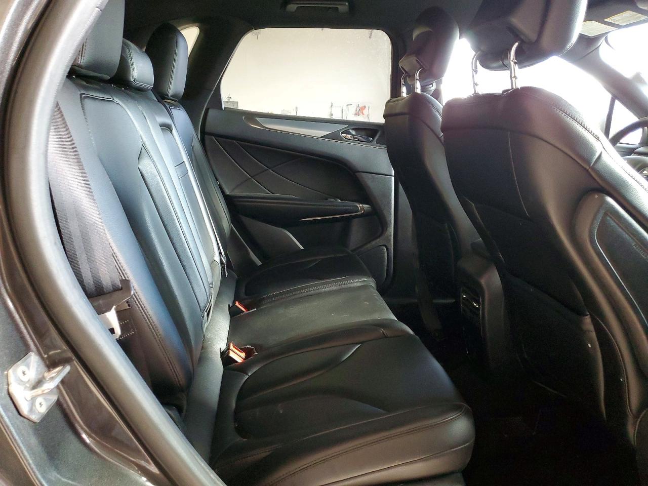 2017 LINCOLN MKC PREMIERE photo 11