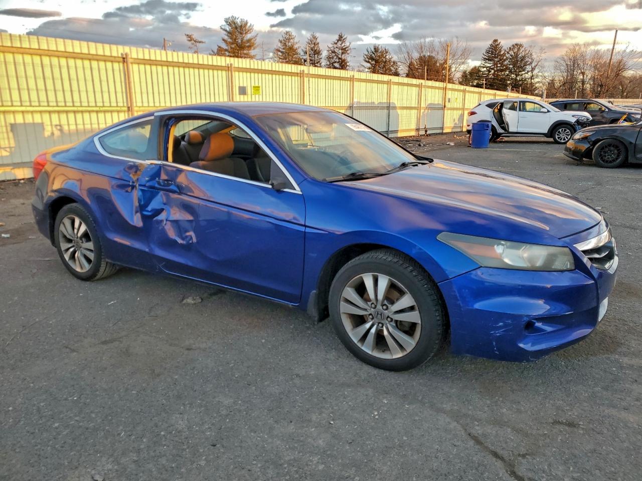 2011 HONDA ACCORD LX-S photo 4